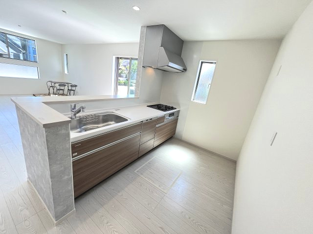 【キッチン】 | 春日市松ヶ丘3丁目1期　1号棟（全2棟）【仲介手数料無料・0円】 | 現地写真。
