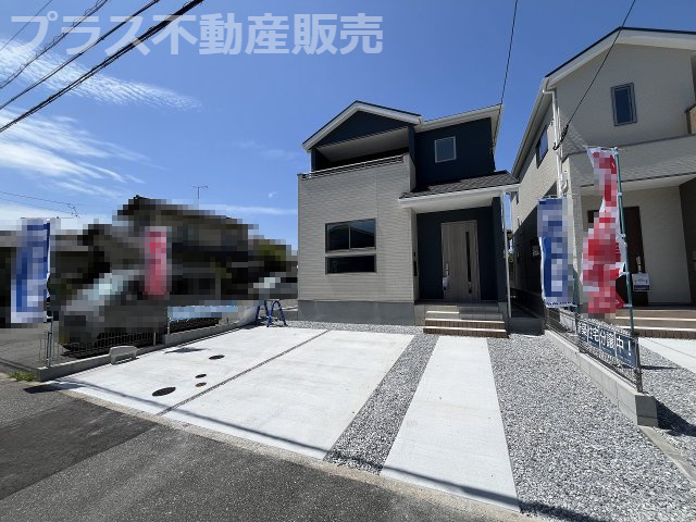 【外観】 | 春日市松ヶ丘3丁目1期　1号棟（全2棟）【仲介手数料無料・0円】 | 現地写真。プラス不動産販売なら、現場の全ての棟をまとめてご見学頂けます。