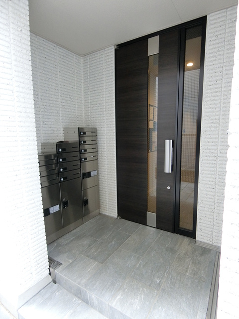 リ・リール宮前のエントランス|★安心のオートロック付き★