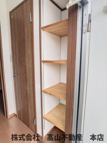 ラフォーレさつき弐番館の収納