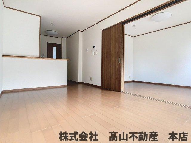 ラフォーレさつき弐番館の居間・リビング