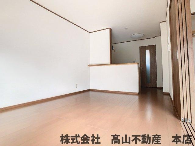 ラフォーレさつき弐番館の居間・リビング
