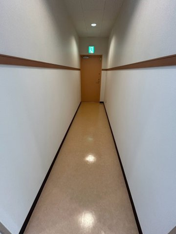 岩瀬川町事務所の玄関