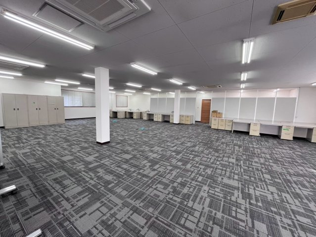 岩瀬川町事務所の内装