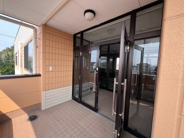 岩瀬川町事務所の玄関