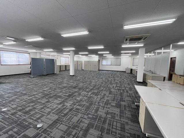 岩瀬川町事務所の内装
