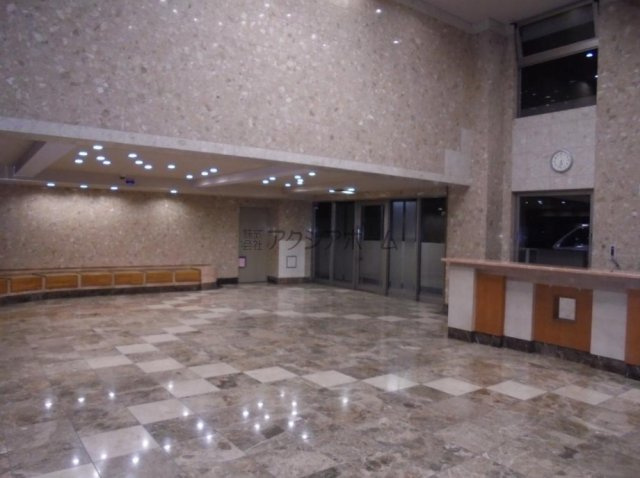 ハイホーム武蔵藤沢のエントランス