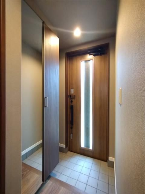 パークサイドプルメリアの玄関