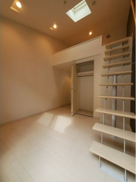 オーフォレストの居間・リビング