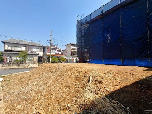 ◆角地につき陽当たり・通風良好の立地◆建築条件無し◆現況更地の３３坪◆伏見区日野岡西町の外観|現地　現況：更地(２０２５年３月撮影)