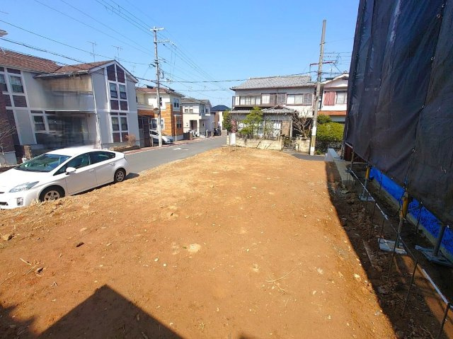 ◆角地につき陽当たり・通風良好の立地◆建築条件無し◆現況更地の３３坪◆伏見区日野岡西町の外観|現地　現況：更地(２０２５年３月撮影)