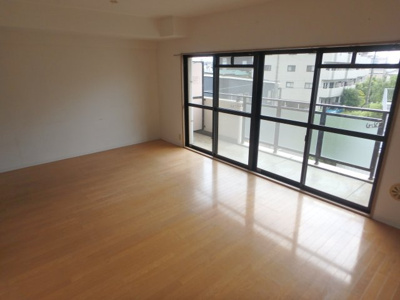  | ベルパレス高木 | 居間です