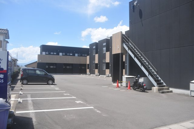 La villeの駐車場