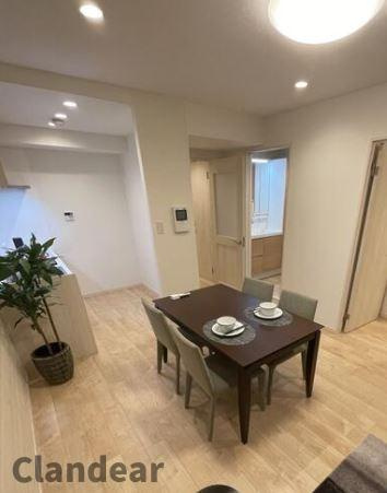 エイジングコート亀有の居間・リビング|やわらかい陽光が差し込み、明るいお部屋を演出する設計♪採光の取れる窓が気持ちのよいお部屋を創り上げます(^^)