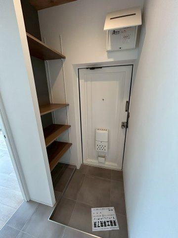 ハイツ７７の玄関|落ち着いた玄関です