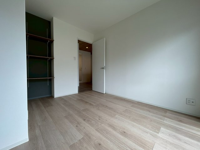 ハイツ７７の居間・リビング|こちらのリビングで趣味の時間をお楽しみください