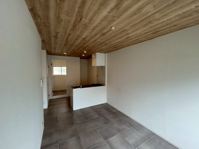 ハイツ７７の内装|明るい室内です