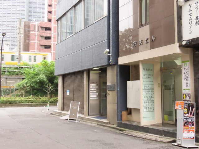 【外観】 | 新宿西口駅徒歩3分 共栄ビル 3階 20.53坪 エステサロン居抜き