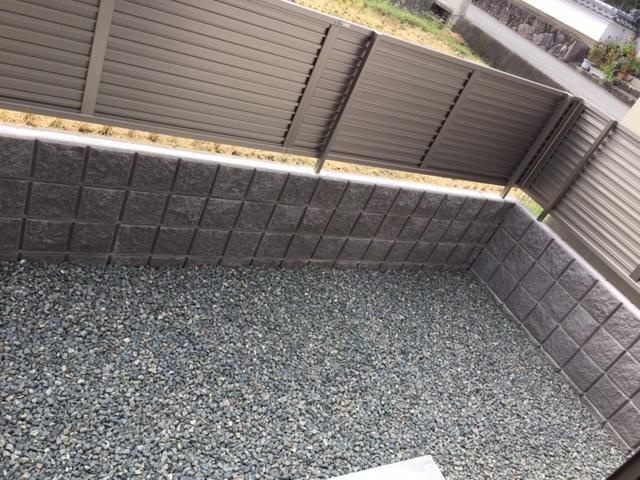 三田市上井沢のアパートのバルコニー|庭