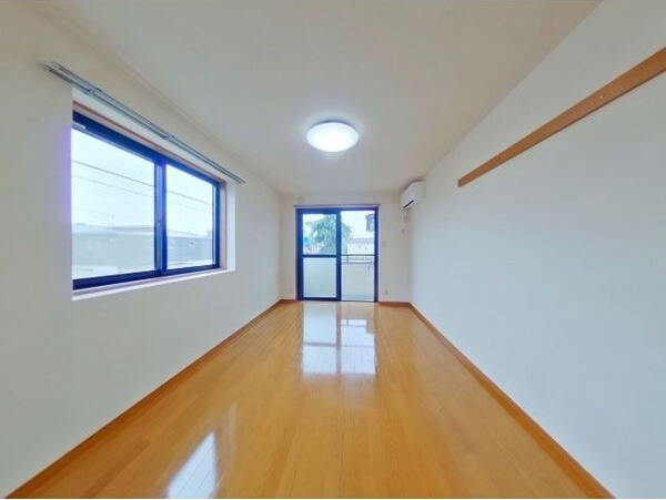 エルハウスの居間・リビング