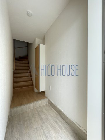 ホームズ若葉の玄関