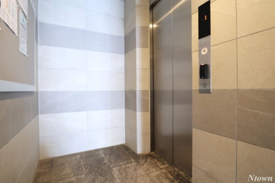 【ロビー】 | エステムコート名古屋泉プラチナムゲート | 落ち着いたロビーです