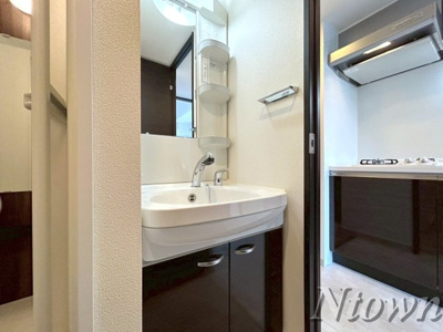 【独立洗面台】 | エステムコート名古屋泉プラチナムゲート | 独立洗面化粧台が付いています