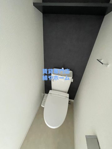 S-RESIDENCE難波大国町Deuxのトイレ|落ち着いた色調のトイレです