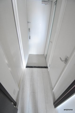 プログレッセ新大阪　仲介手数料無料の玄関