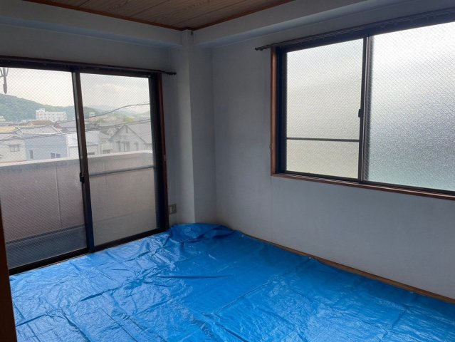 エスポワール神辺の洋室