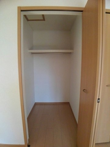 プラシード・ユダの収納