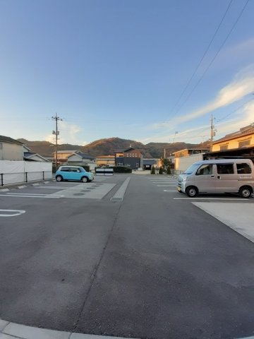 グレイスの駐車場