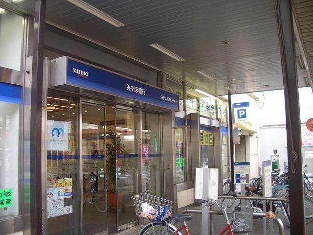 エクセレント和泉のエントランス|みずほ銀行まで140m 