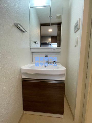 エステムコート難波サウスプレイスVIIリアンの独立洗面台|独立洗面台あり、毎朝おしゃれに忙しい女性の方におすすめです