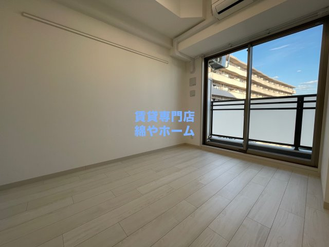 エステムコート難波サウスプレイスVIIリアンの居間・リビング|こちらの居間で趣味の時間をお楽しみください