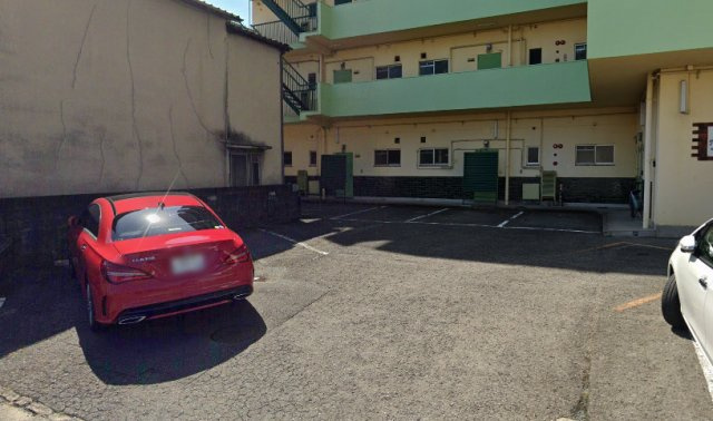 グリーンマンション中央町の駐車場|駐車場があるので、車を買う予定の方も安心です