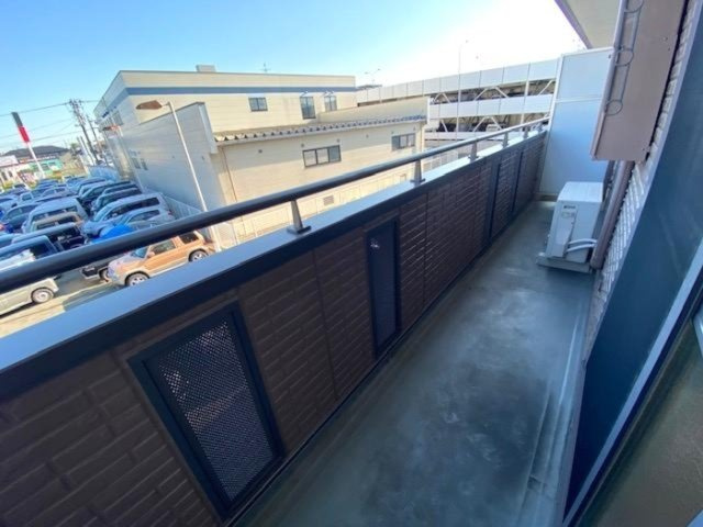 Y'Sレジデンスのバルコニー