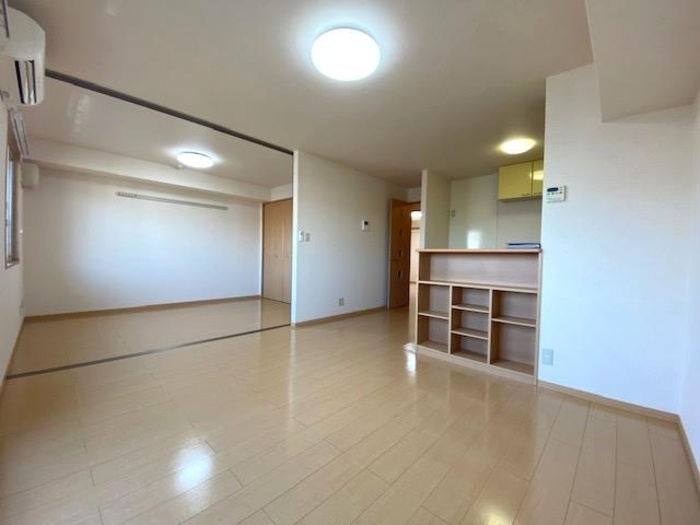 Y'Sレジデンスの居間・リビング