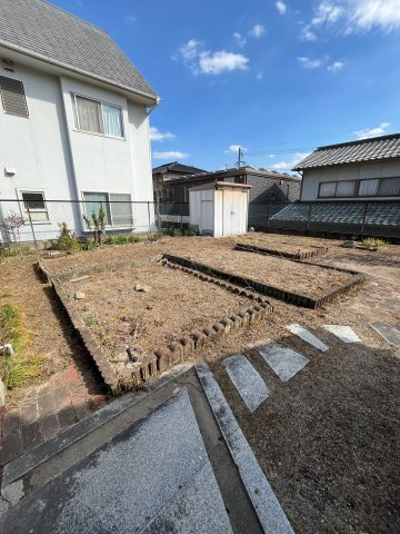 旭が丘251売家の庭