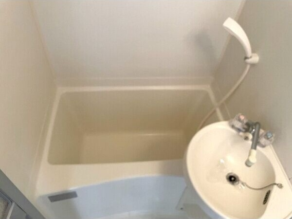 SurplusKATOB棟の浴室