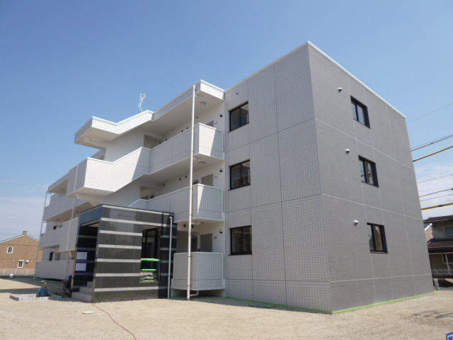 倉敷市西中新田の賃貸マンションの外観