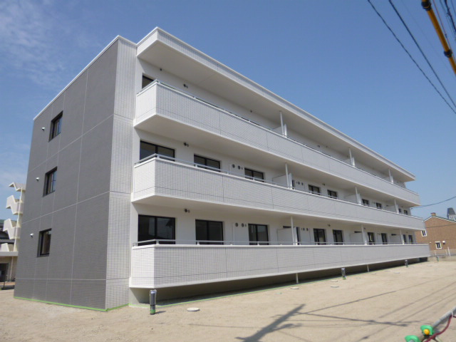 倉敷市西中新田の賃貸マンションの外観