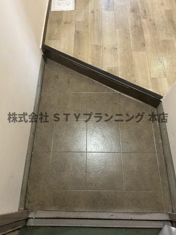 仲介手数料０円！コーポひら野の玄関