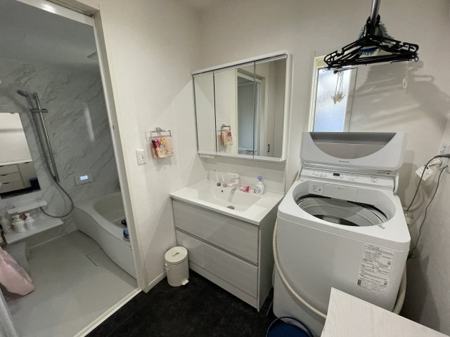 築浅！那須塩原市埼玉　パナソニックホームズ中古平屋建ての独立洗面台|使いやすい独立洗面台です