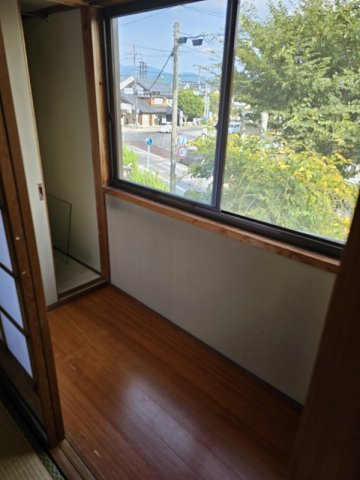 池州町の小振りな借家の内装