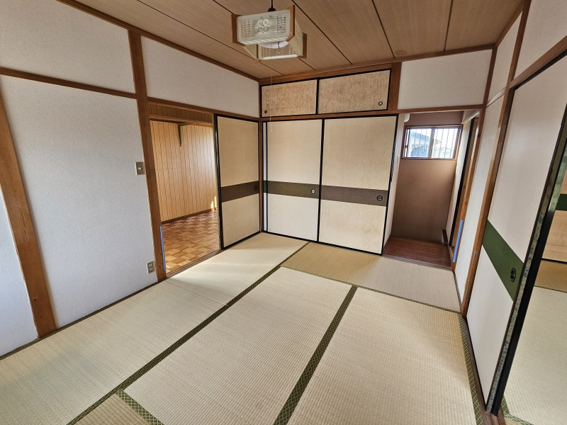 池州町の小振りな借家の子供部屋|続き間にもなりますし、直接お部屋にも入れます