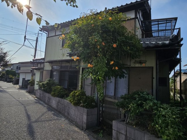 池州町の小振りな借家の外観|ベルロード沿いのお家です