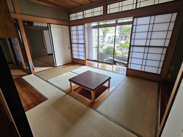 池州町の小振りな借家の和室|1階の和室です