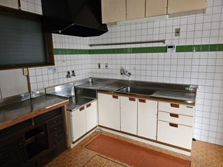 【キッチン】 | 池州町の小振りな借家 | L型キッチンです
