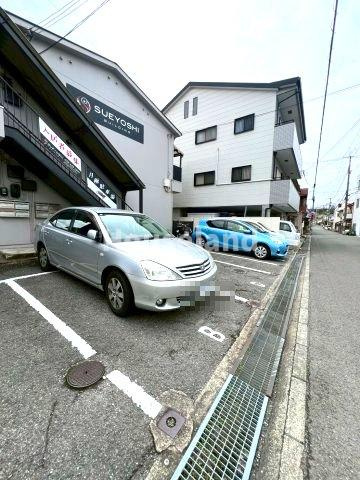 コーポ屋形の駐車場